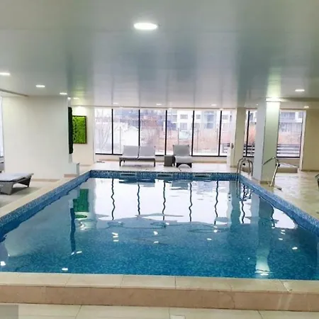 Bell Marina & Cu Piscina Interioara Incalzita Sauna Jacuzzi Gym شقة